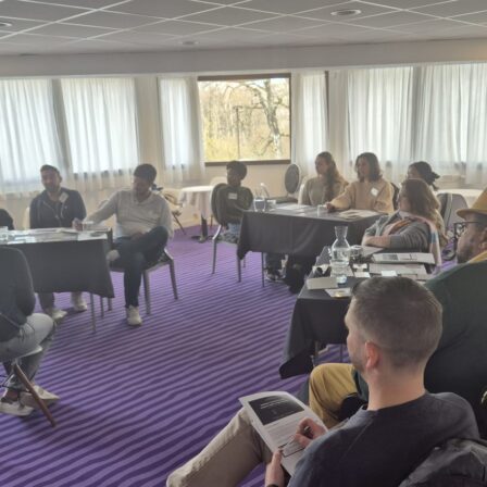 Atelier de sensibilisation à l'accessibilité animé par La Communauté de la Rampe en salle de séminaire