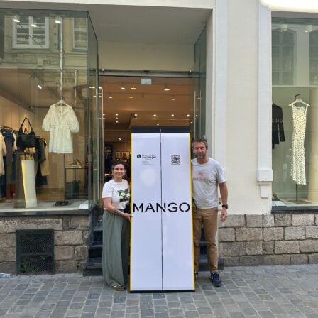 Installation d'une rampe d'accès amovible La Communauté de la Rampe chez Mango pour l'accessibilité PMR